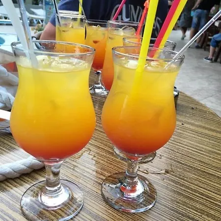 L&b- Free Parking 3*