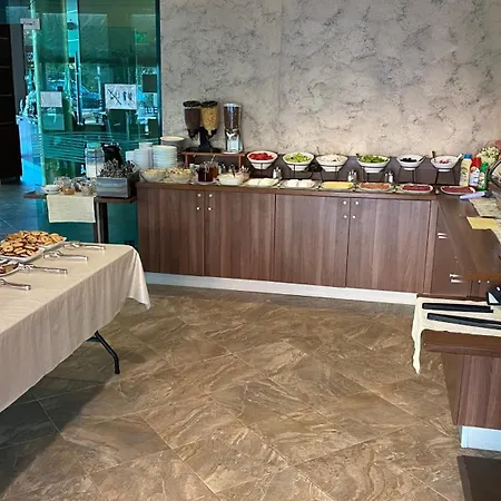 L&b- Free Parking ホテル 3*