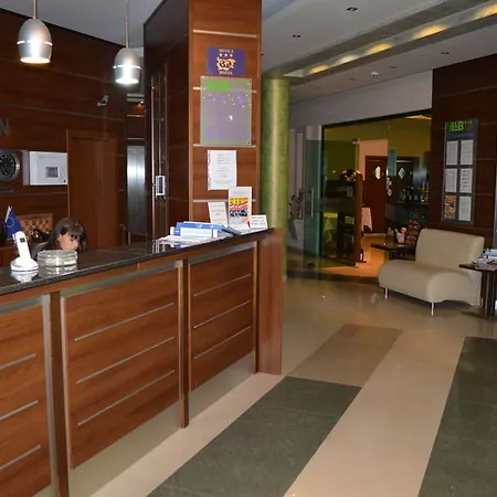 Ξενοδοχείο L&b- Free Parking