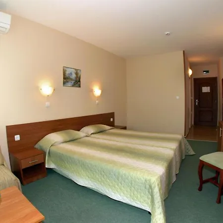 Ξενοδοχείο L&b- Free Parking