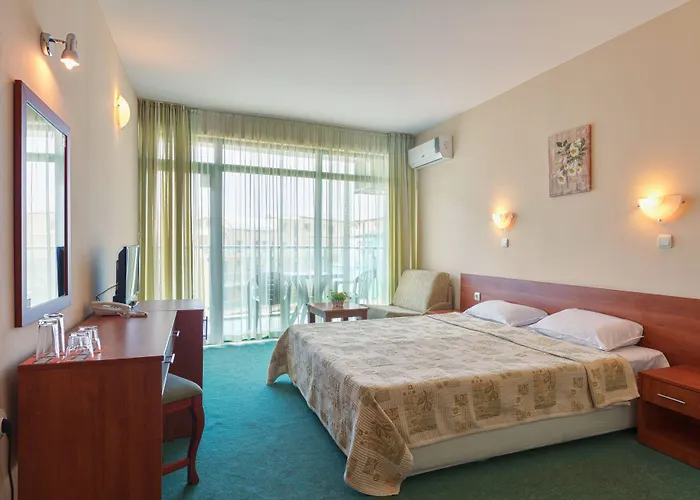 Ξενοδοχείο L&b- Free Parking 3*