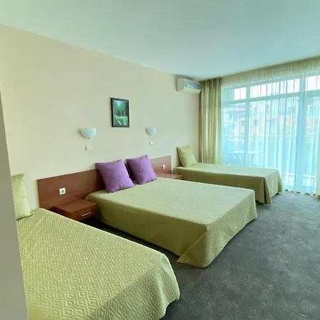 L&b- Free Parking Готель 3*