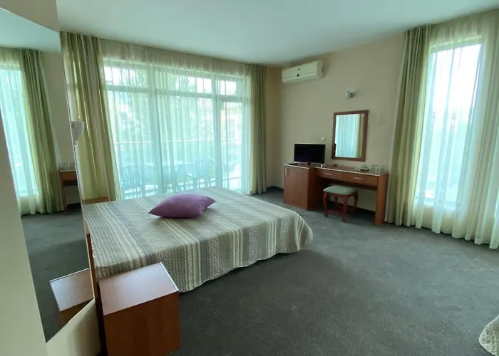 L&b- Free Parking Отель 3*