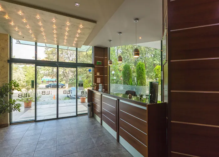 L&b- Free Parking 3*