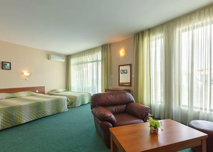 L&b- Free Parking 3* Солнечный берег