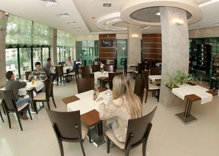 Отель L&b- Free Parking 3*