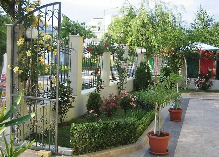 Отель L&b- Free Parking Солнечный берег