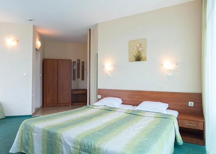 L&b- Free Parking Отель